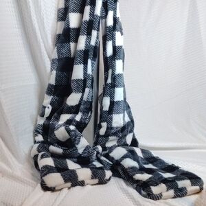 Virah Bella Pocket Scarf Buffalo Plaid